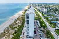 Ocean Towers in Boca Raton, FL - Foto de edificio - Building Photo