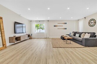 2620 Adams St in Hollywood, FL - Building Photo - Building Photo