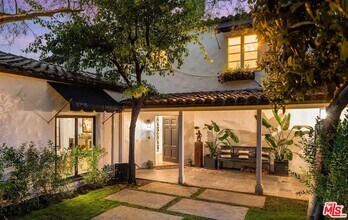 1514 Sunset Plaza Dr in Los Angeles, CA - Building Photo - Building Photo