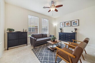 9510 Comstock Meadows Dr in Houston, TX - Foto de edificio - Building Photo