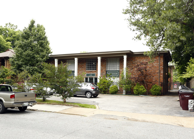 Stonewall Apartments in Memphis, TN - Building Photo - Building Photo