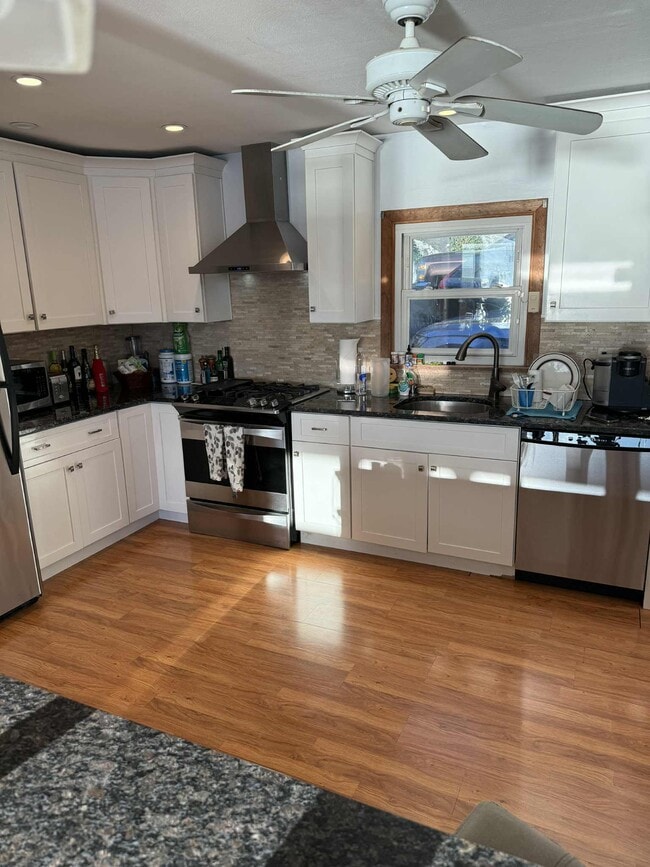 10 Hillside Rd in Danbury, CT - Building Photo - Building Photo