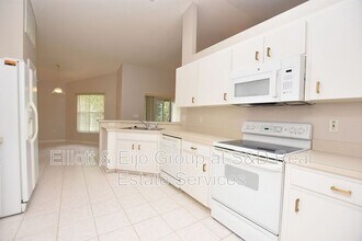6233 Napa Dr in Lakeland, FL - Building Photo - Building Photo