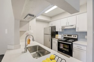 Oaks at Duck Creek in Garland, TX - Building Photo