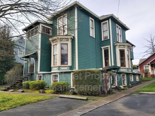 218 NW 21st
