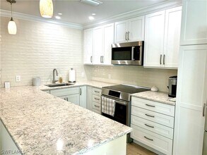 1435 Curlew Ave in Naples, FL - Foto de edificio - Building Photo