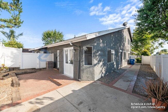 14140 Oro Grande St in Los Angeles, CA - Building Photo - Building Photo