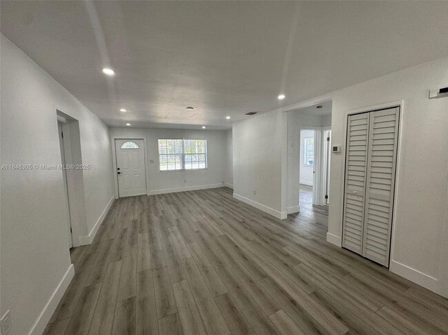 1657 SW 44th Ave in Fort Lauderdale, FL - Building Photo - Building Photo