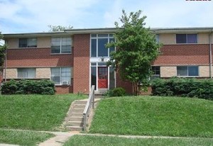 3340 Brierhall Dr Apartments