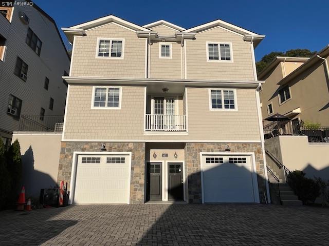 property at 61 Sands Point Rd