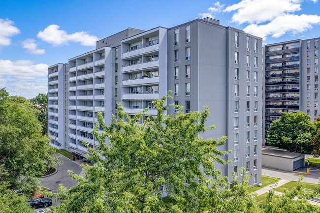 Antrim Crescent Apartments in Toronto, ON - Building Photo - Building Photo