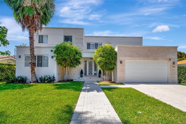 7800 Center Bay Dr in North Bay Village, FL - Building Photo - Building Photo