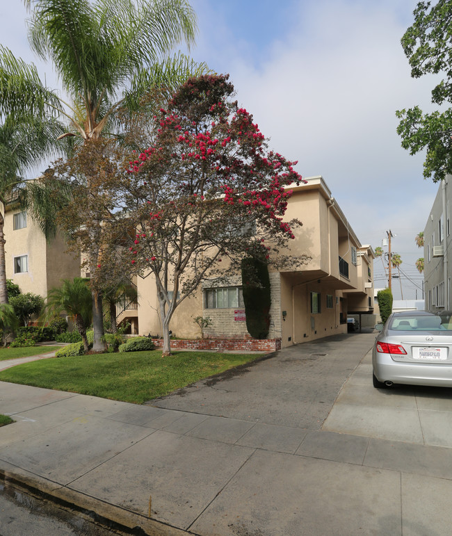 1125 N Maryland Ave in Glendale, CA - Foto de edificio - Building Photo