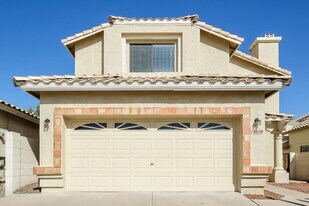 18039 N 12th Pl in Phoenix, AZ - Building Photo