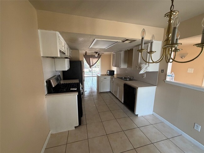 10215 Hannon Dr in Houston, TX - Building Photo - Building Photo