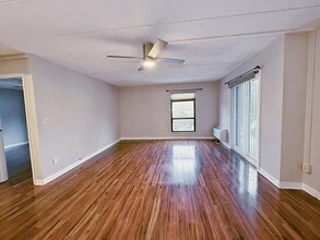 147 Turner Rd, Unit 98 in Holliston, MA - Foto de edificio - Building Photo