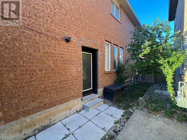 7179 Terragar Blvd in Mississauga, ON - Building Photo - Building Photo