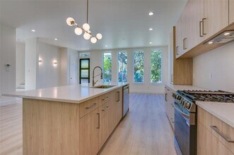 424 N Denver St in Dallas, TX - Building Photo - Building Photo