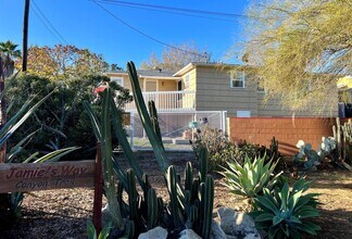 4196 Manzanita Dr in San Diego, CA - Building Photo - Building Photo