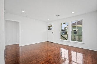 1106 Winnie St in Galveston, TX - Building Photo - Building Photo