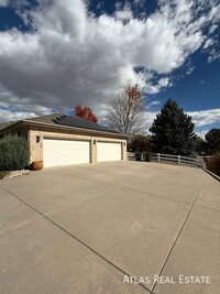 13906 Lexington Pl in Westminster, CO - Foto de edificio - Building Photo