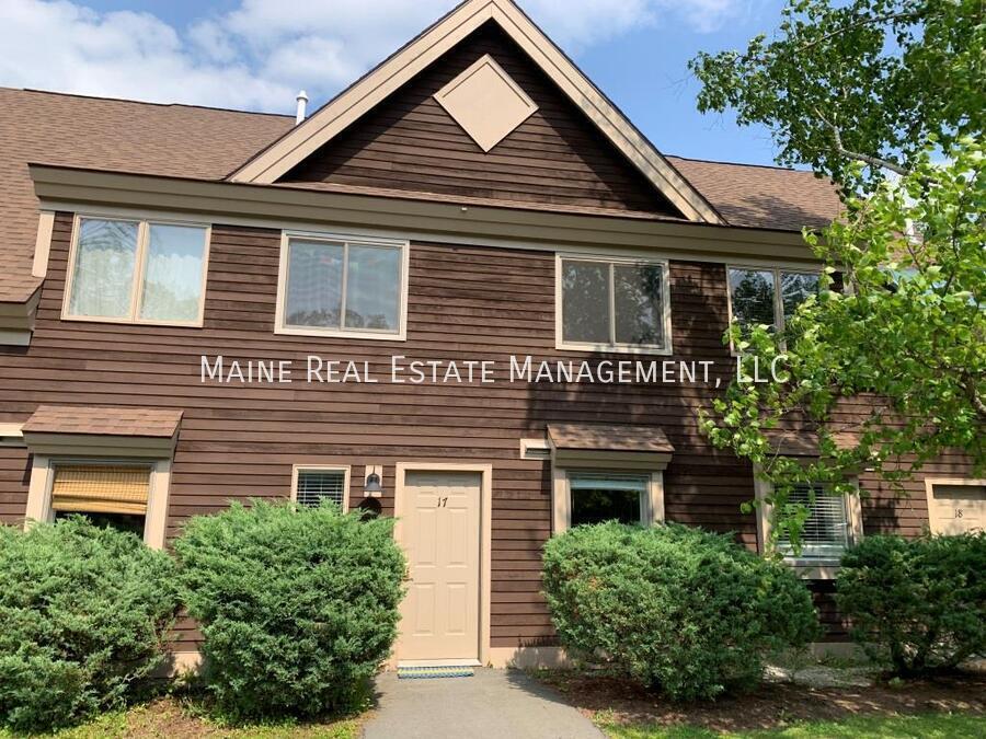 3 Hubbard Farms Rd in Orono, ME - Building Photo