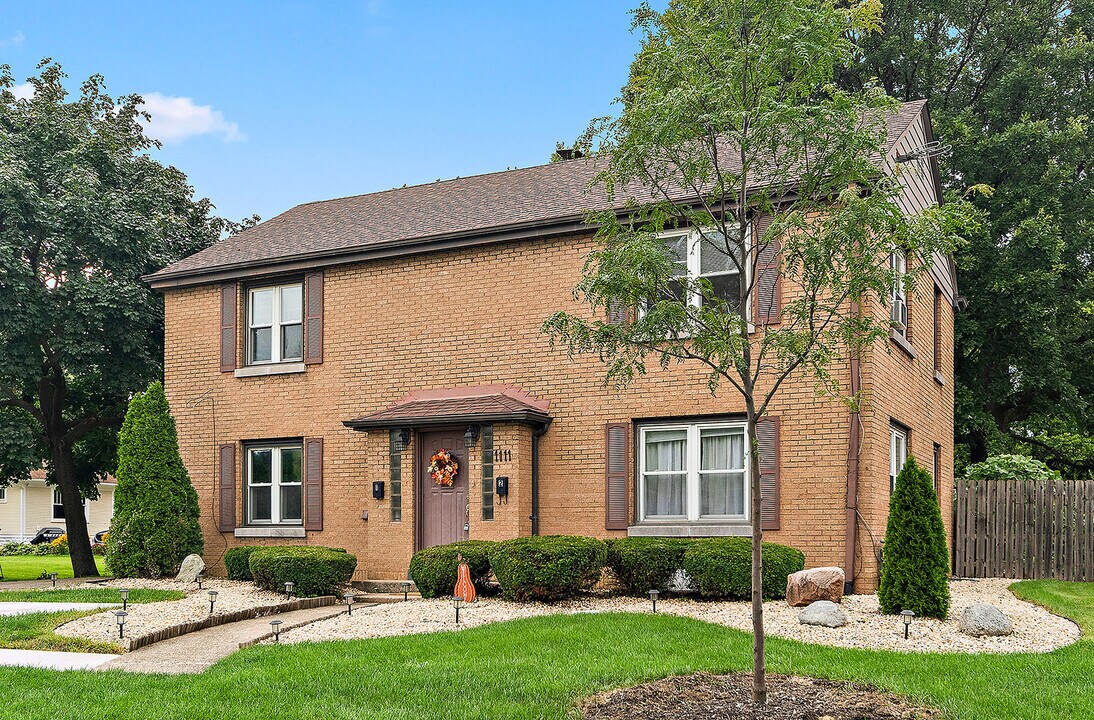 1111 Lincoln St in Lockport, IL - Building Photo