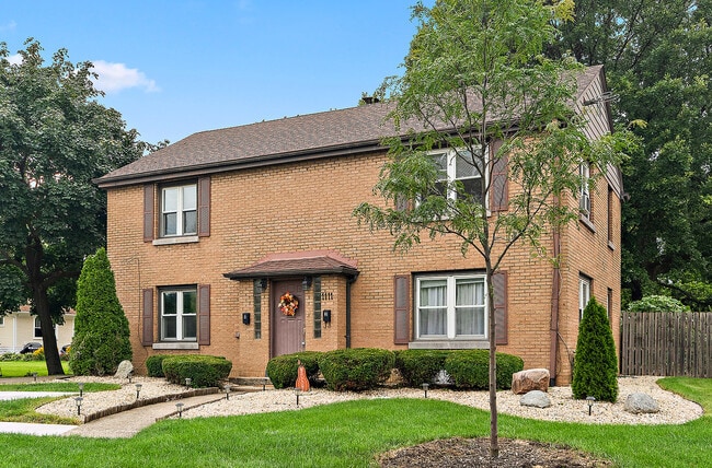 property at 1111 Lincoln St
