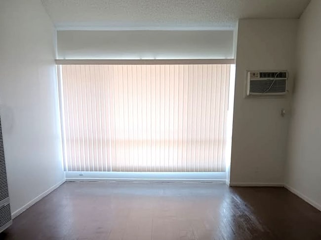 15116 Parthenia St in Los Angeles, CA - Building Photo - Building Photo