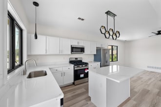 1295 Holmden Ave in Cleveland, OH - Building Photo - Building Photo