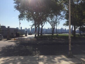 5515 JFK Blvd E in West New York, NJ - Building Photo - Building Photo