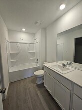 2304 Blizzard Dr in Lockhart, TX - Foto de edificio - Building Photo