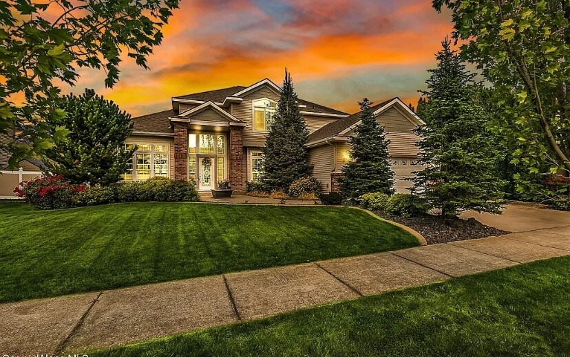 2547 Blackberry Loop in Hayden, ID - Building Photo