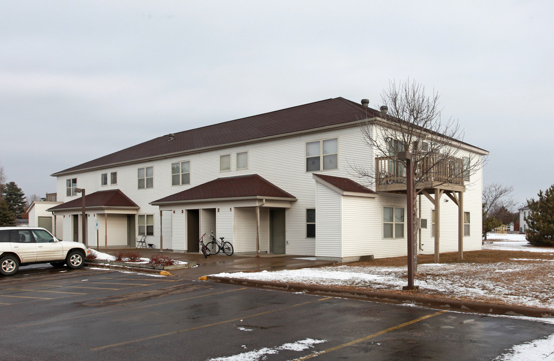 2509 Harvey Dr in Menomonie, WI - Building Photo