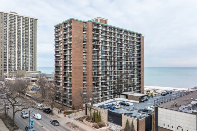 Thorndale Beach North Condominium in Chicago, IL - Building Photo - Building Photo