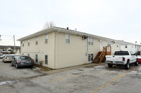 4869 NW 62nd Ave in Johnston, IA - Foto de edificio - Building Photo