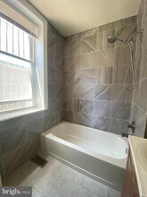 3829 Hamilton St-Unit -1F in Philadelphia, PA - Foto de edificio - Building Photo