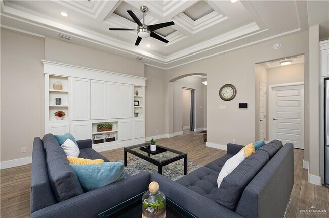 15 Manchester Dr in Edinburg, TX - Building Photo - Building Photo