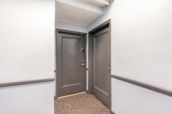 903 S Frederick St in Arlington, VA - Foto de edificio - Building Photo