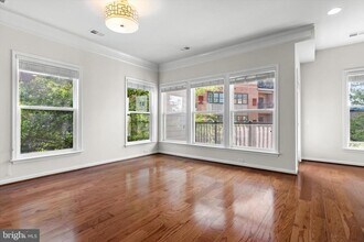 3073 Rittenhouse Cir in Fairfax, VA - Building Photo - Building Photo