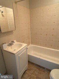 2502 N Bouvier St photo'