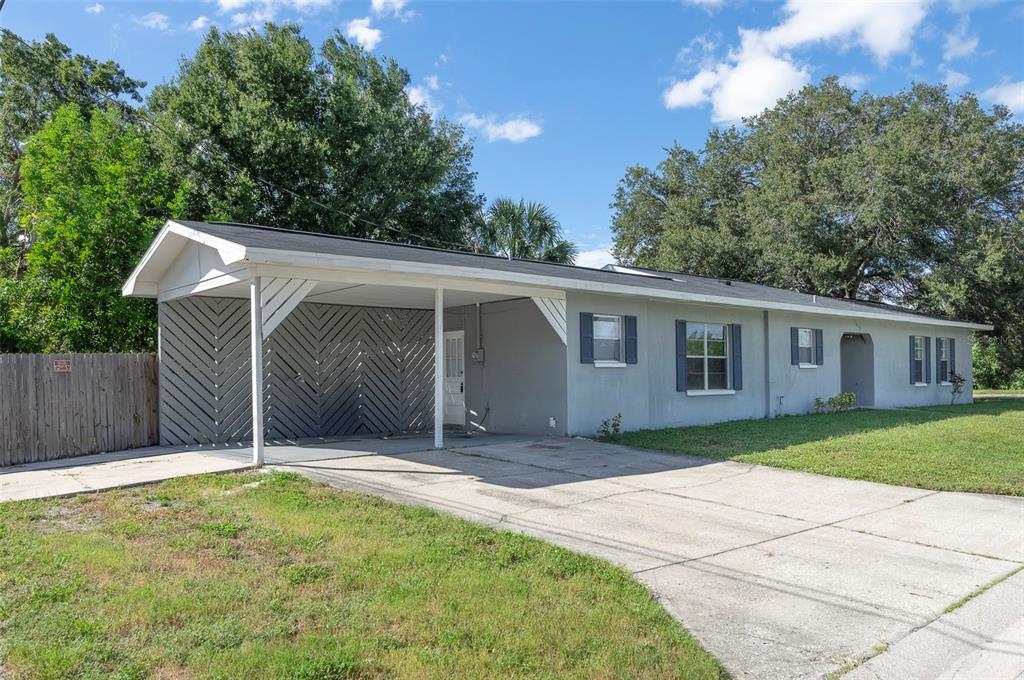 7670 8th St N in St. Petersburg, FL - Foto de edificio