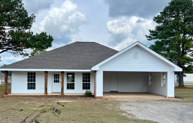 113 Courtyard Ln in Lucedale, MS - Building Photo - Building Photo