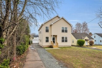 39 Robbins Ave in Newington, CT - Building Photo - Building Photo
