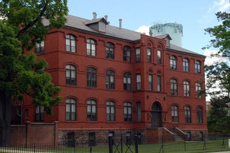 Clare Court in Bordentown, NJ - Building Photo - Building Photo