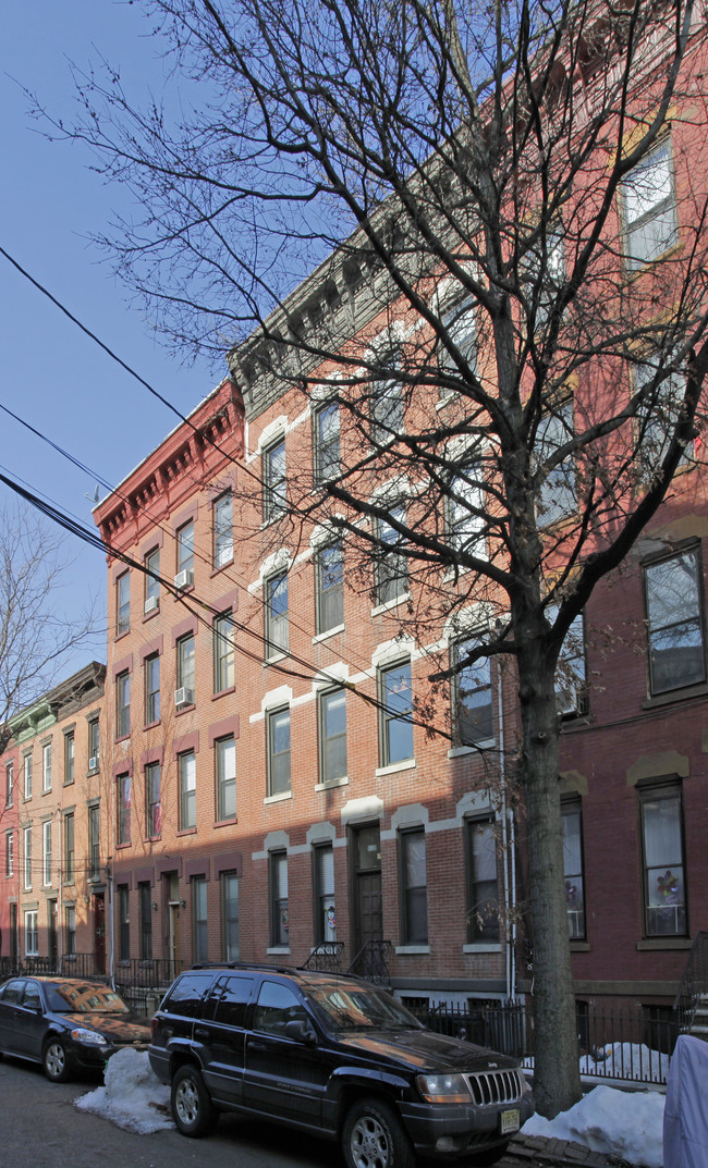 206 7th St in Jersey City, NJ - Foto de edificio - Building Photo