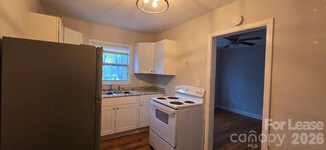 2901 Clemson Ave in Charlotte, NC - Building Photo - Building Photo