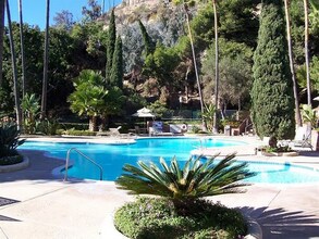 6202 Friars Rd, Unit 302 in San Diego, CA - Foto de edificio - Building Photo