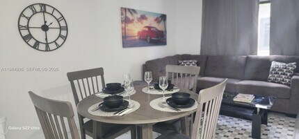 8012 NW 14th Pl in Miami, FL - Building Photo - Building Photo