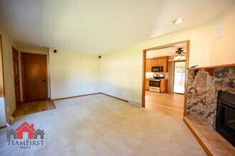 2401 S Walden Ave in Appleton, WI - Building Photo - Building Photo